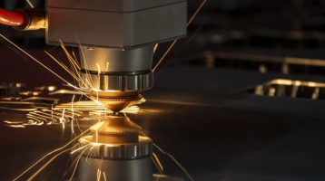 Laserschneiden von Metallplatten: Ein umfassender Leitfaden zu den Grundlagen